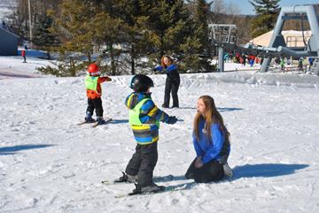 Picture of Mountain Cats Half Day Ski  (Ages 3-13)